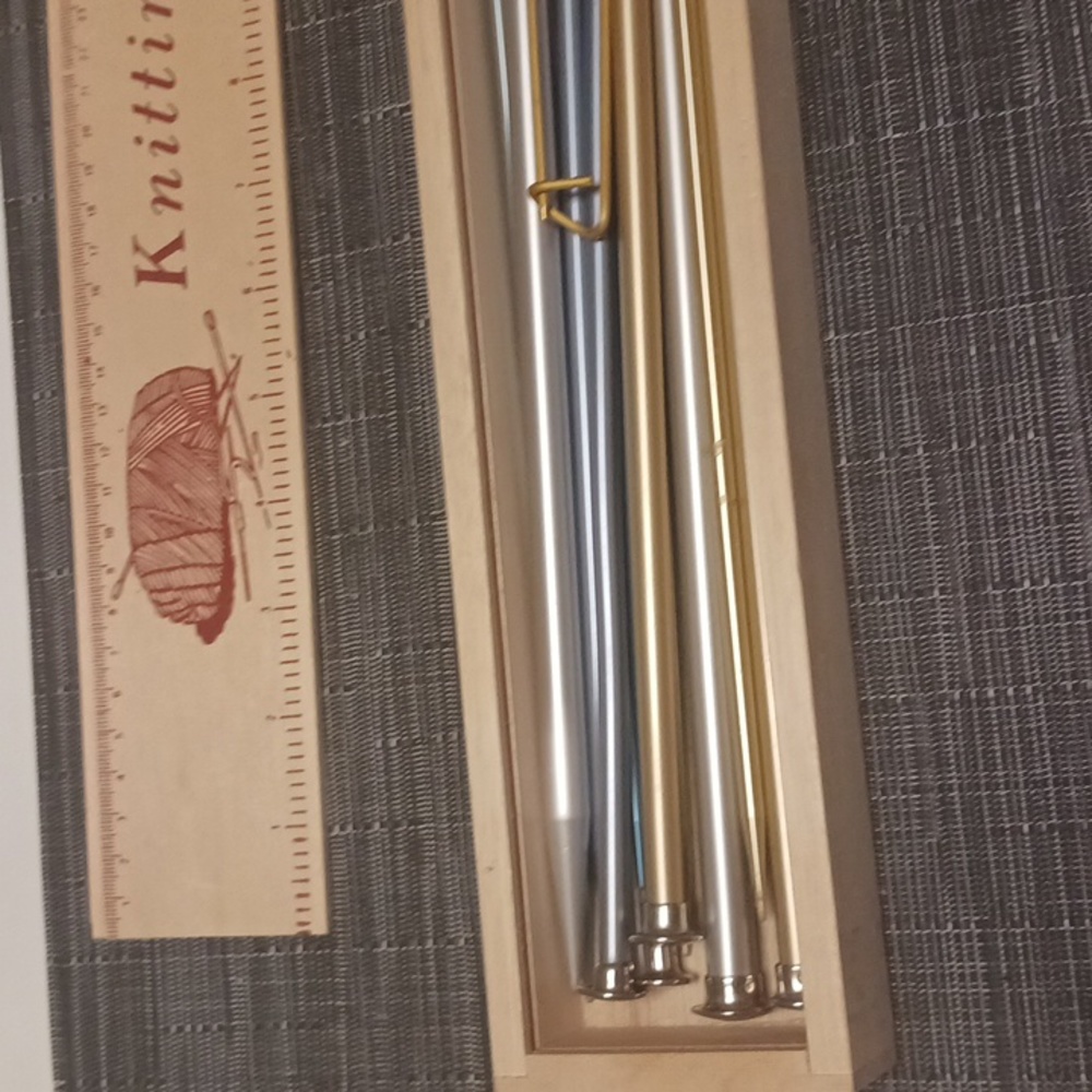 Knitting Needles Set in Wood Storage Box - Picture 4 of 5